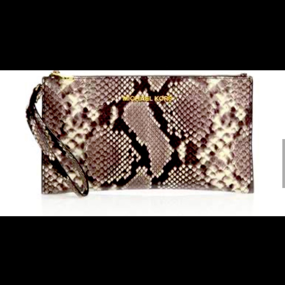 Gorgeous NWT Michael Kors zip clutch  - Bedford
